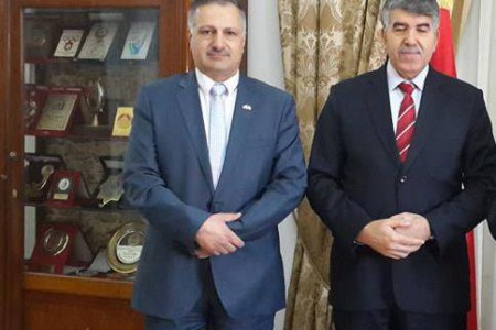 اجتماع السفير عماد طارق الجنابي مع السفير التونسي محمد الخميري