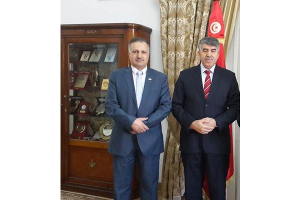 اجتماع السفير عماد طارق الجنابي مع السفير التونسي محمد الخميري